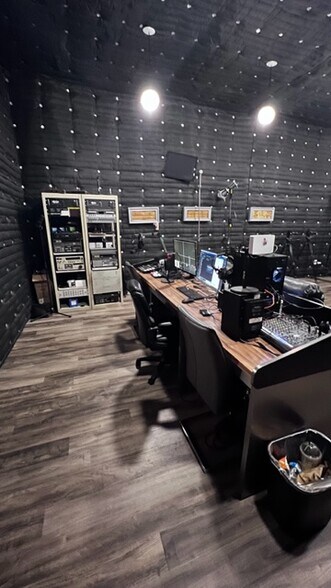 More Photos Of 550 Overlook Dr, Winter Haven Warehouse For Sale