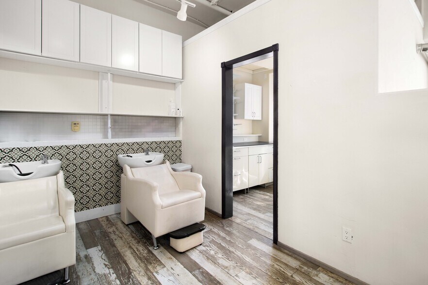 More Photos Of 2550 Highway 82, Glenwood Springs Showroom For Sale