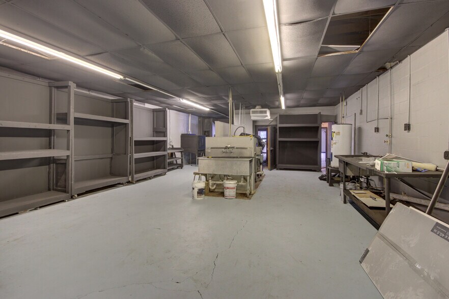 More Photos Of 1916 Cedar Dr, La Marque Restaurant For Lease