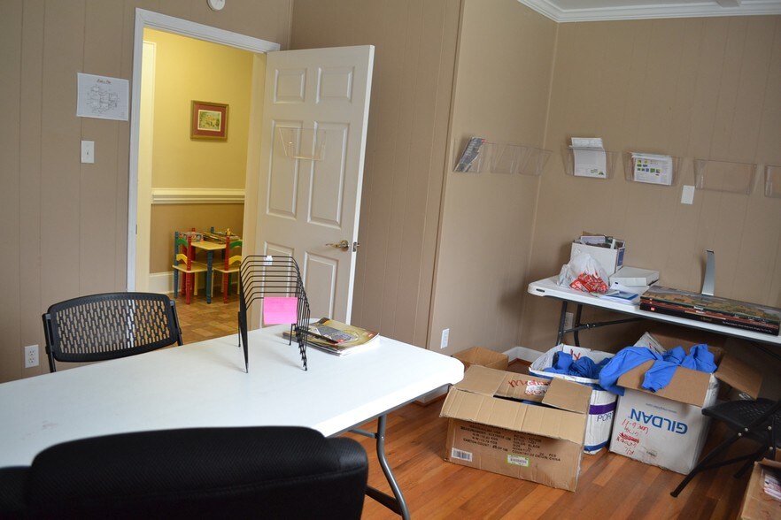 More Photos Of 1090 Boiling Springs Rd, Spartanburg Office For Sale