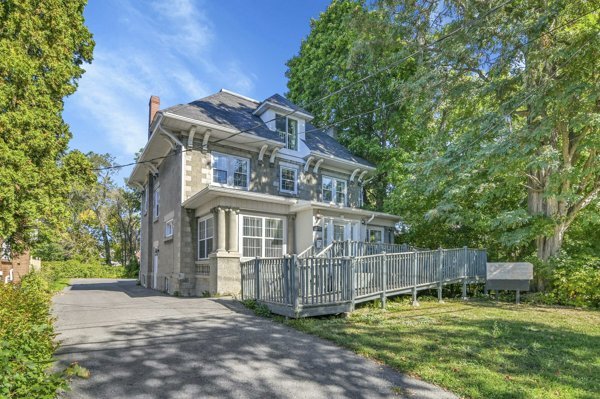 Primary Photo Of 117 First St E, Cornwall Apartments For Lease