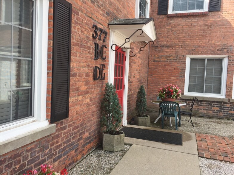 More Photos Of 377 Fisher Rd, Grosse Pointe Farms Storefront Retail Office For Lease