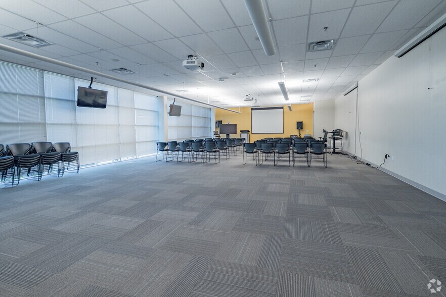 More Photos Of 10000 Rogers Run, San Antonio Office For Sale