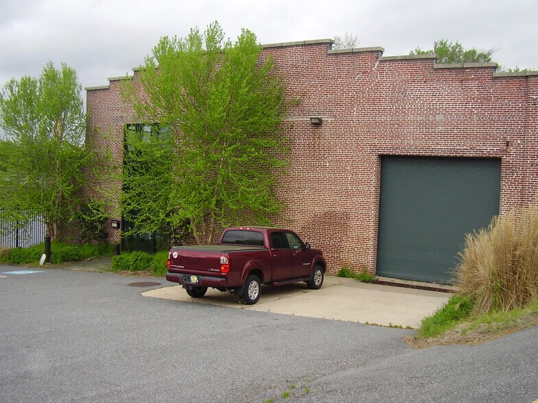 More Photos Of 1601 N Jessup St, Wilmington Manufacturing For Lease