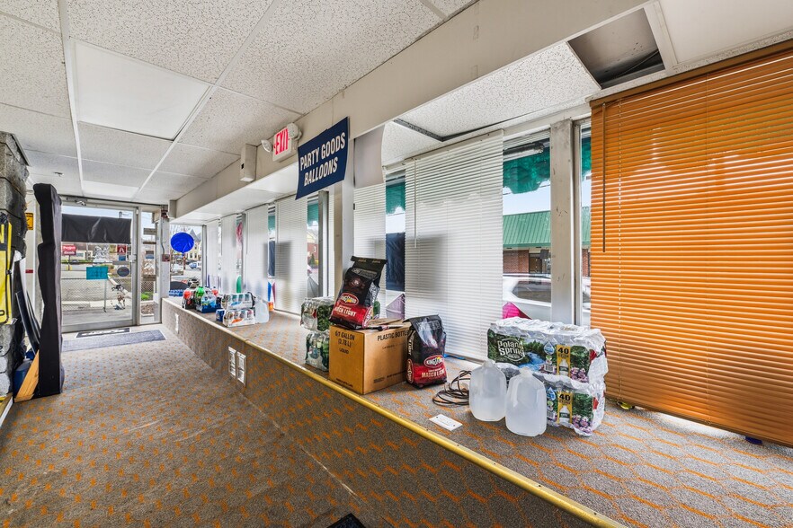 More Photos Of 47 Chelmsford St, Chelmsford Storefront Retail Residential For Sale