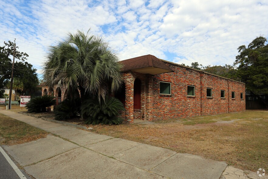 More Photos Of 920 Dauphin St, Mobile Office For Sale