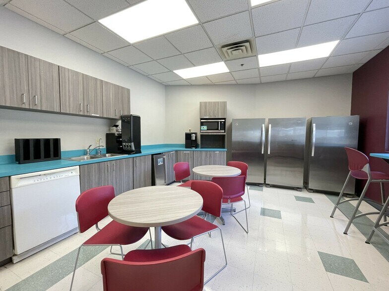 More Photos Of 1615 NW 80th Blvd, Gainesville Office For Sale