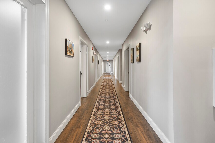 More Photos Of 76 N Pearl St, Albany Apartments For Lease