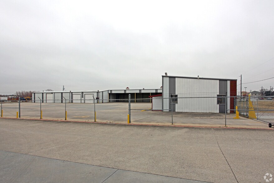 More Photos Of 4400 Preston Rd, Frisco Warehouse For Lease