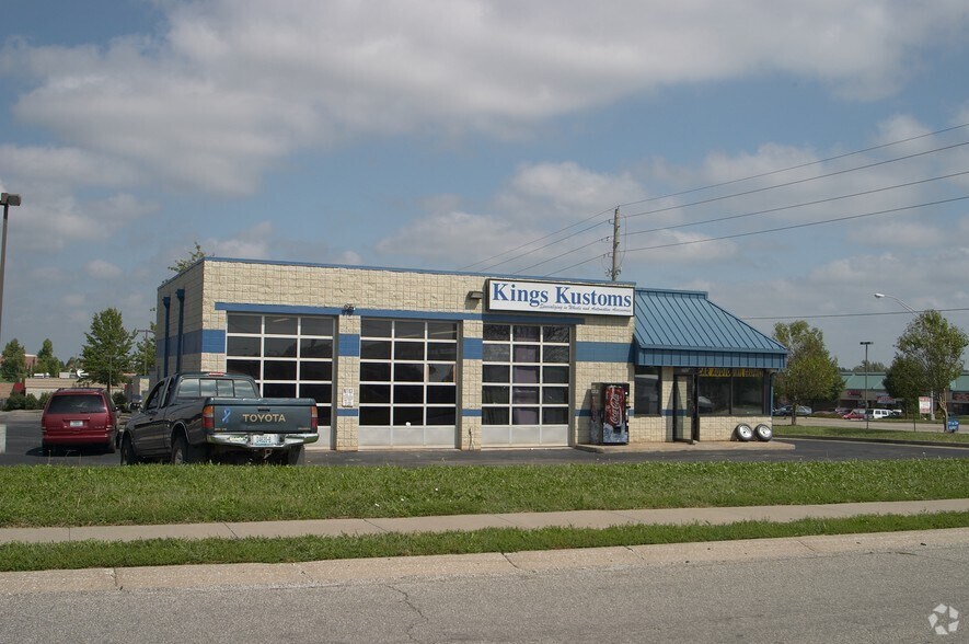 More Photos Of 1501-1715 SW 7 Hwy, Blue Springs Freestanding For Lease