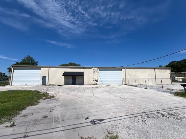 Primary Photo Of 205 Complex Dr, Lakeland Service For Lease