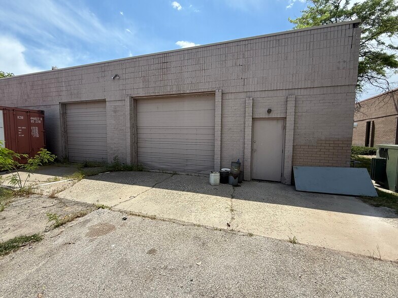 More Photos Of 5100 W Amelia Earhart, Salt Lake City Light Manufacturing For Lease