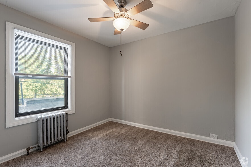 More Photos Of 5240 N Sheridan Rd, Chicago Apartments For Lease
