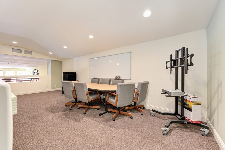 More Photos Of 27 S Main St, Colfax Storefront For Lease