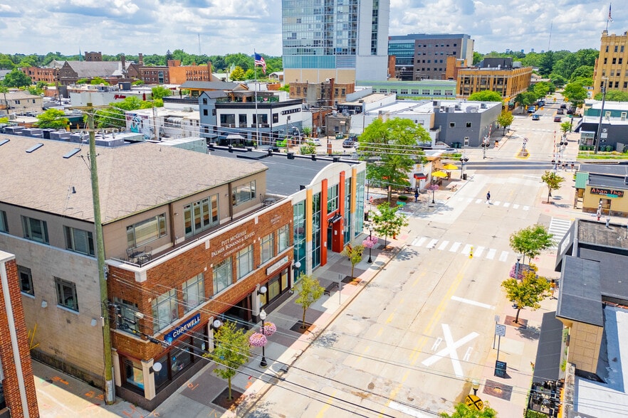 More Photos Of 117 W 4th St, Royal Oak Office For Sale