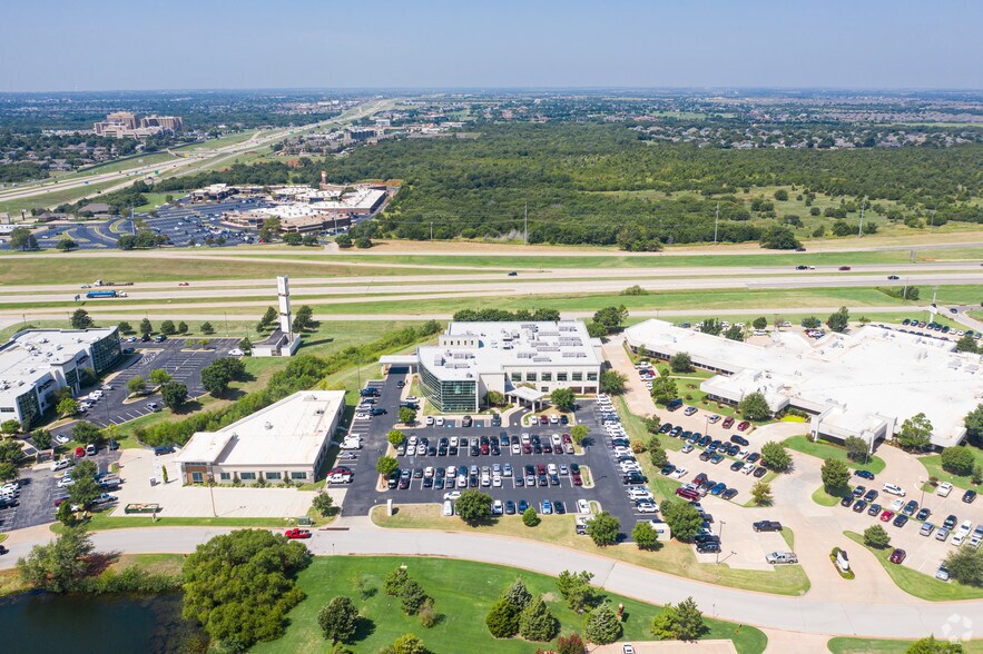 More Photos Of 14000 N Portland Ave, Oklahoma City Medical For Lease