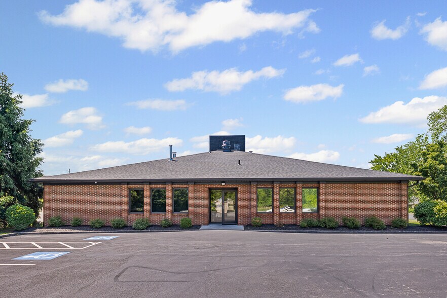 More Photos Of 18820 Bagley Rd, Middleburg Heights Office For Sale