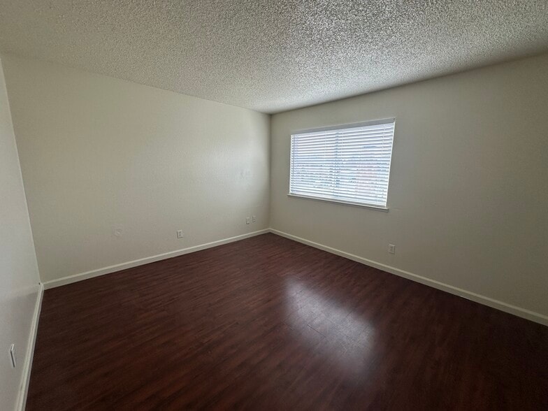 More Photos Of 67 Nedra Ct, Sacramento Apartments For Sale