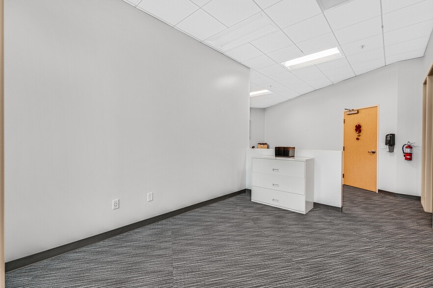 More Photos Of 41111 Mission Blvd, Fremont Office For Lease