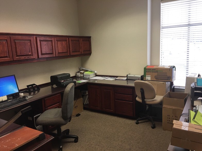 More Photos Of 1 S Main St, Temple Office For Lease