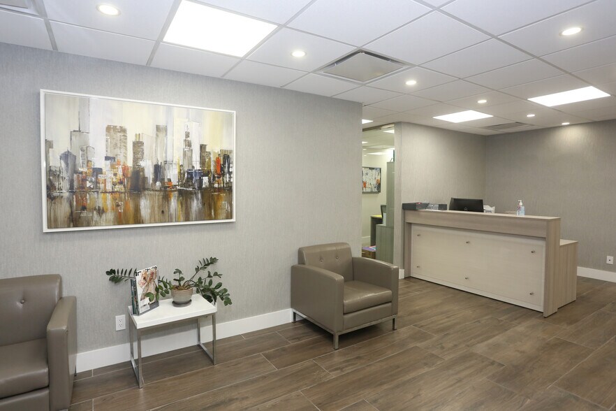 More Photos Of 98 Cuttermill Rd, Great Neck Office For Lease