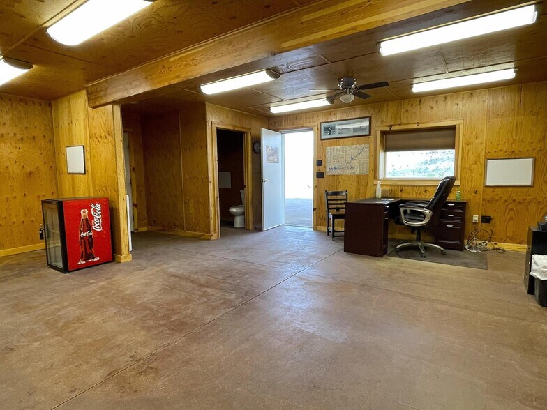 More Photos Of 825 Cannonball dr, Big Water Research And Development For Lease