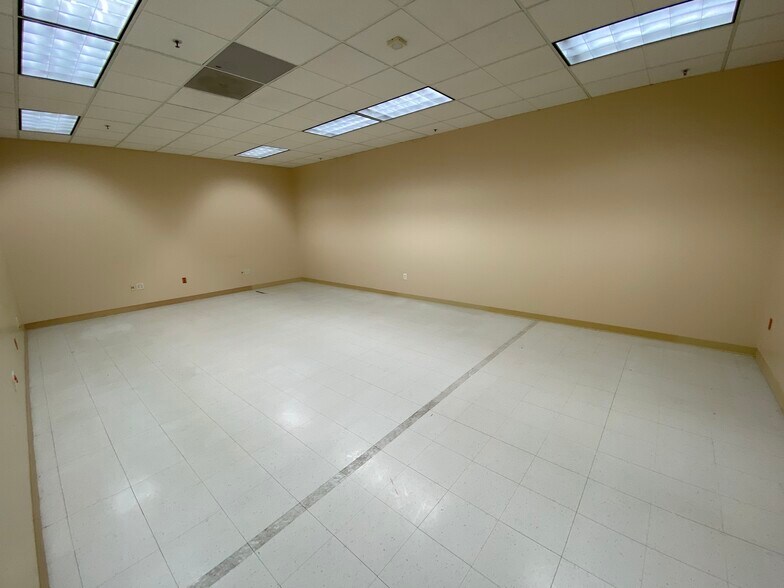 More Photos Of 18705 Madrone Pky, Morgan Hill Research And Development For Lease