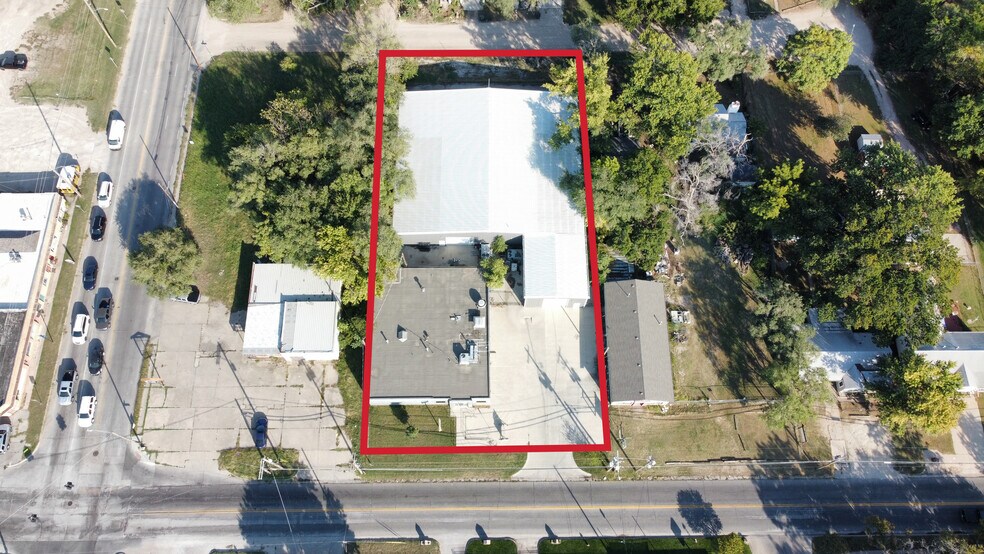 More Photos Of 2952 N Arkansas Ave, Wichita Warehouse For Lease