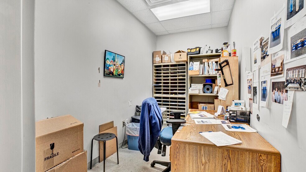 More Photos Of 961 N Main St, Mansfield Warehouse For Lease