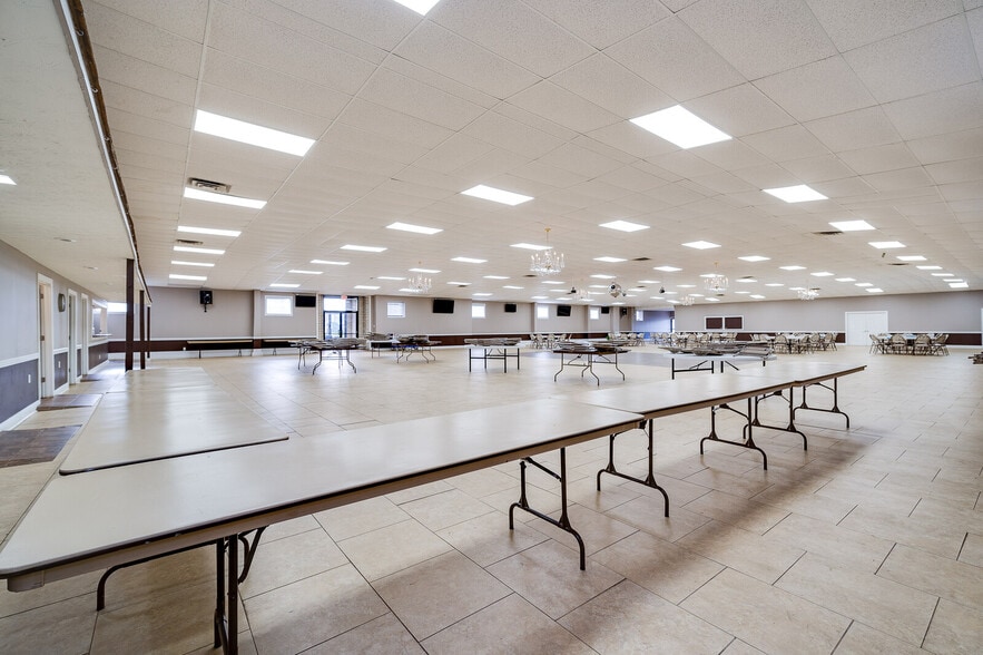 More Photos Of 6962 Coles Rd, Middletown General Retail For Sale