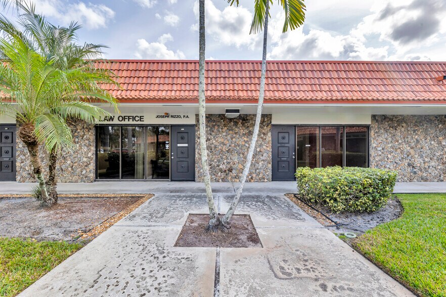 More Photos Of 201 N University Dr, Plantation Medical For Sale