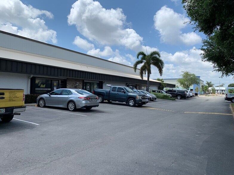 More Photos Of 1973-1981 10th Ave N, Lake Worth Beach, Lake Worth Beach Distribution For Lease