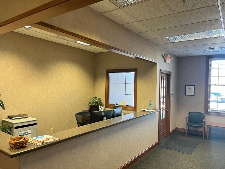More Photos Of 8045 Washington Village Dr, Dayton Office For Sale