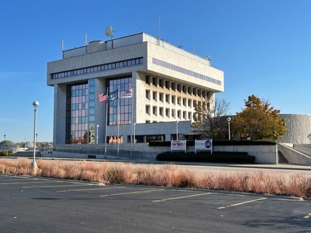 More Photos Of 100 McMorran Blvd, Port Huron Office For Sale