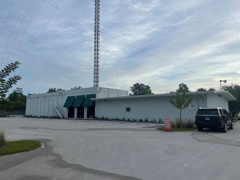 Primary Photo Of 9930 Channel 30 Dr, Bonita Springs Industrial For Lease
