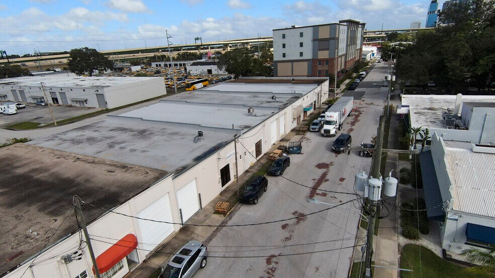 More Photos Of 1110 Sligh Blvd, Orlando Warehouse For Lease