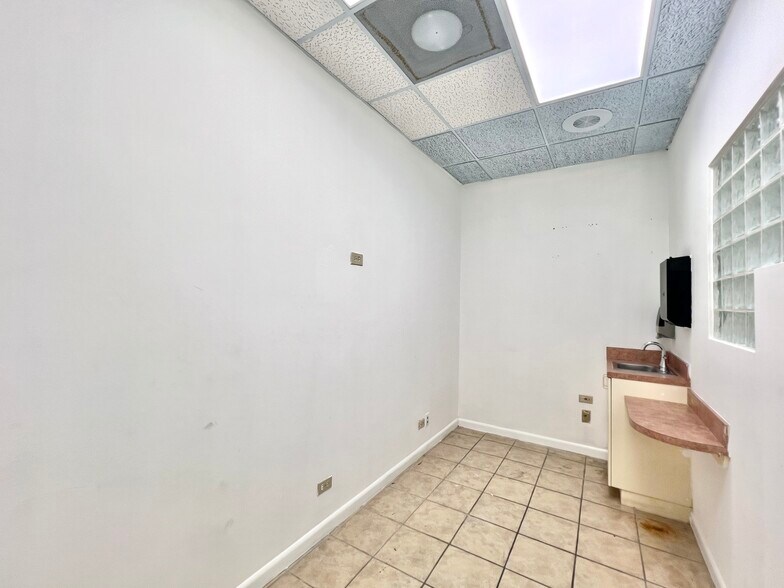 More Photos Of 4908 SW 8th St, Miami Medical For Sale