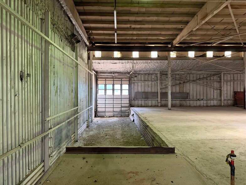 More Photos Of 3920 Congress Pkwy, Richfield Warehouse For Sale