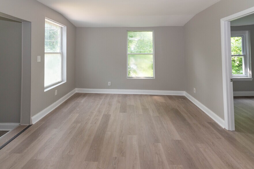 More Photos Of 332 S Franklintown Rd, Baltimore Apartments For Sale