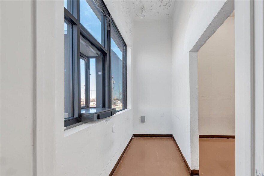 More Photos Of 2230 S Division St, Guthrie Storefront Retail Office For Lease