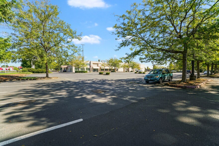 More Photos Of 2850-2860 Broadway St NE, Salem Medical For Sale