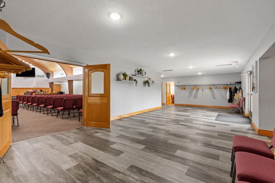 More Photos Of 6206 Lilac Dr N, Brooklyn Center Religious Facility For Sale