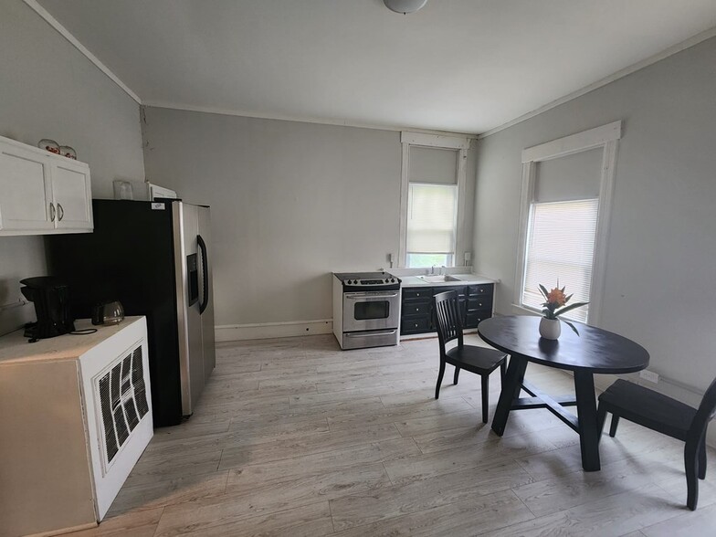 More Photos Of 215 Grace St, Greenwood Apartments For Sale