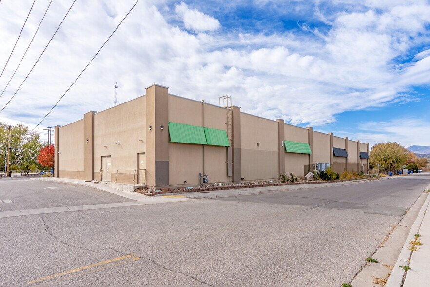 More Photos Of 402 Carr Ln, Espanola Freestanding For Lease