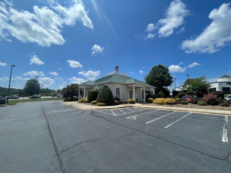 More Photos Of 271 Copperfield Blvd NE, Concord General Retail For Sale