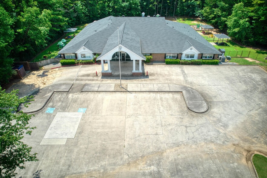 More Photos Of 2081 Mesa Valley Way, Austell Specialty For Sale