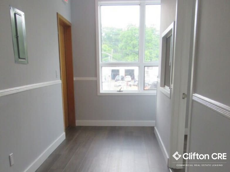 More Photos Of 433 N Broad St, Elizabeth Office For Lease