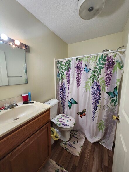 More Photos Of 204 3rd St SW, Rake Apartments For Sale