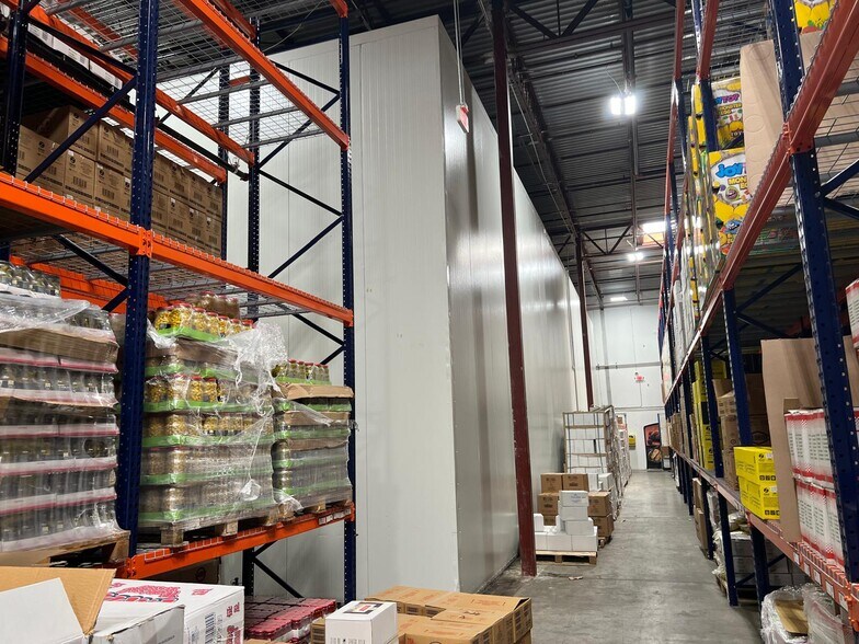 More Photos Of 2525 Davie Rd, Davie Warehouse For Lease