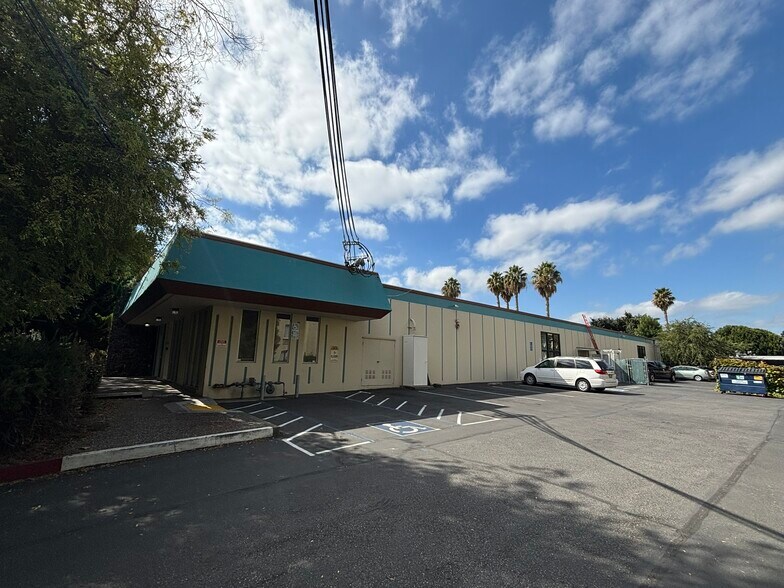 More Photos Of 625-725 San Aleso Ave, Sunnyvale Light Distribution For Lease